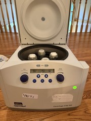 Eppendorf 5702RH Refrigerated/Heated Centrifuge Good Condition Working