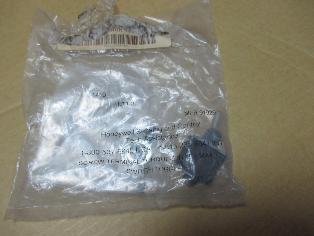 INT1-2 HONEYWELL TOGGLE SWITCH 1419 NEW