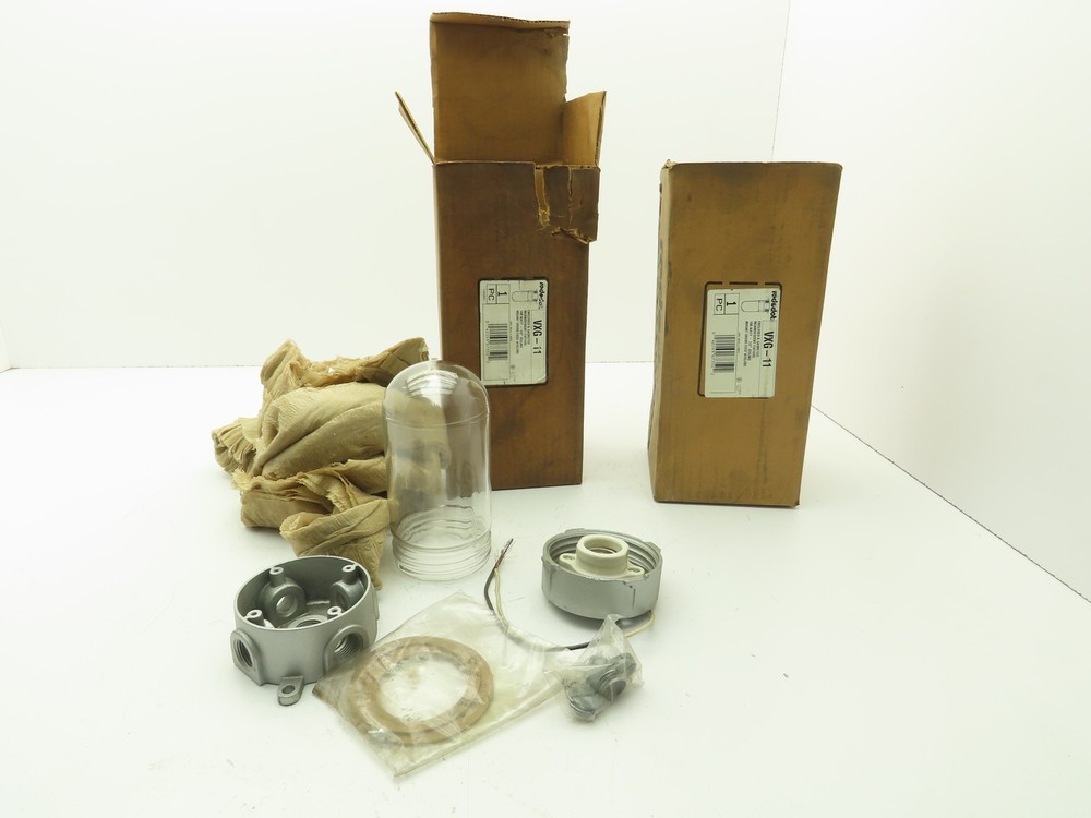 Red Dot VXG-11 Enclosed Light Fixture 100W Max 1/2″ Ceiling Mount Lot of 2