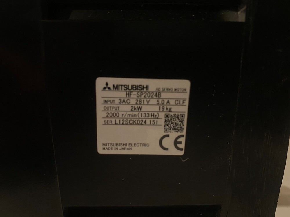 Mitsubishi HF-SP2024B One New HFSP2024B Servo Motor Expedited Shipping