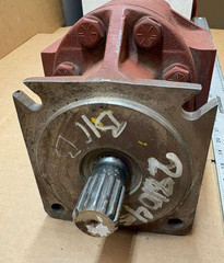 Geartek Hydraulic Gear Pump Cast Iron 4-Bolt SAE Flange Splined Shaft Surplus