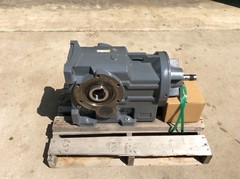 NEW FALK 09UBBQ3A12.N1 RIGHT ANGLE GEAR REDUCER 12.40:1 RATIO ULTRA MITE 1750rpm