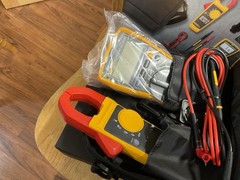Fluke 117/323KIT Electrician’s Multimeter & True RMS Clamp Meter Combo Kit