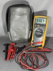 Fluke 26 III True RMS Digital Handheld Multimeter, Test Leads, 1000V, CAT III