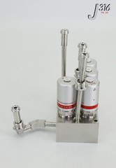 24778 FUJIKIN DIAPHRAGM BLOCK VALVES, TYPE N.C. 0.5~0.6MPA 565736