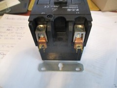 Eaton C25GNF290H Definite Purpose Contactor 2P 90A 600V, 277V Coil New in Box