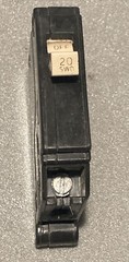 CH120 Cutler-Hammer Type CH 1 Pole 20 Amp 120v plastic foot SWD handle
