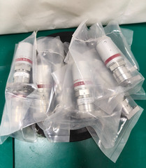 Lot of 8 Lam 766-197844-003 R C, Fujikin 0.5~0.6mPa No.565602 Valve,Unused,97457