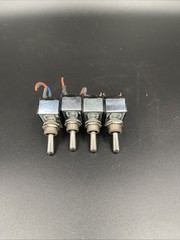 Carling Toggle Switch 10A, 250V AC 15A 125V AC 3/4 HP 125-250V AC Lot 4