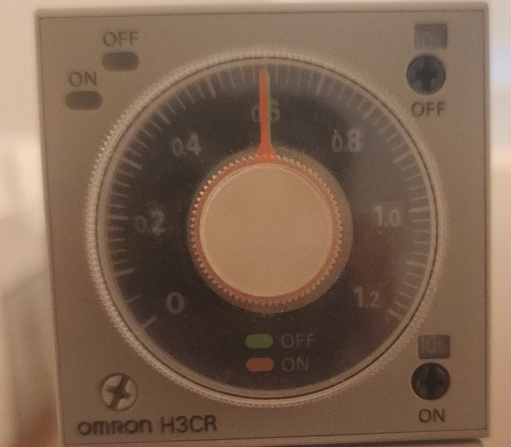 Omron Timer H3CR-F8-300 100-240V 50/60Hz