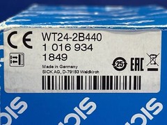 Sick WT24-2B440 Photoelectric Switch Sensor New