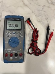 Agilent U1252A – Light Use. With Probes – works perfect
