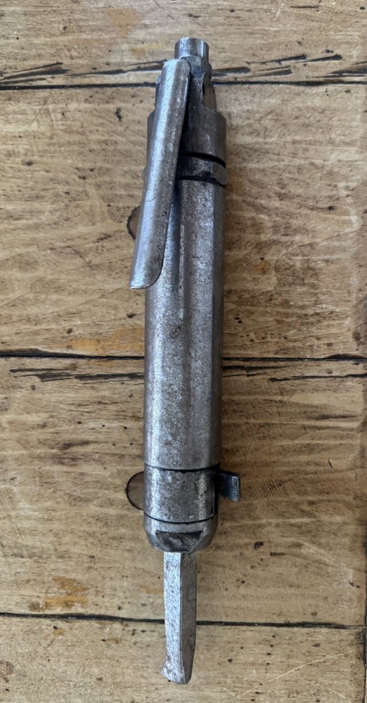 Vintage Pneumatic Air Hammer Needle Scaler Chisel Rust Removal Tool