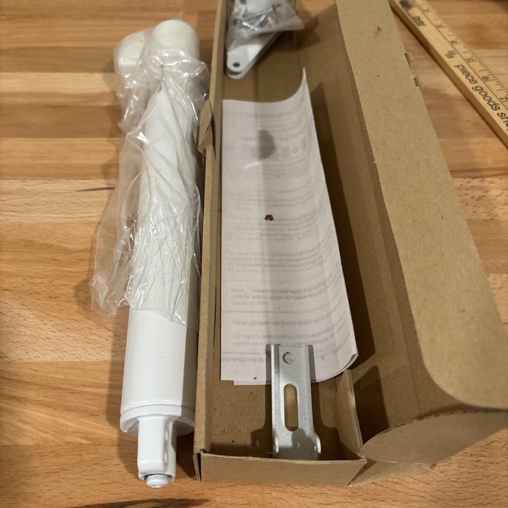 Connecticut GreenStar Medium Duty Door Closer White