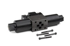 Chief D03 3 Position Spring Center Closed, Parallel Circuit, 20 GPM, 115V AC