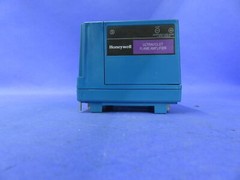 HONEYWELL BURNER CONTROL RM7895C1012 120V/ R7849A1023 AMPLIFIER/S7800A1001 KEYBO