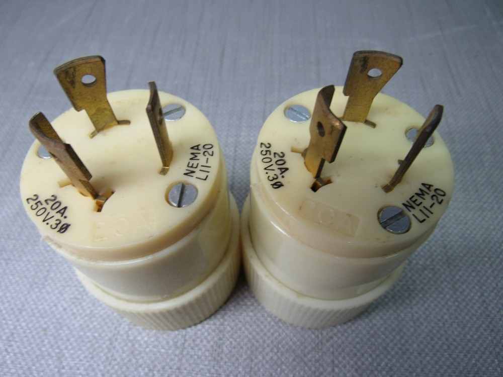 Bryant 20A 250V.30 Nema L11-20 Locking Nylon Connector Lot of 2