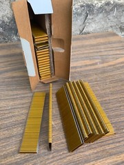 5000 Piece 1 1/8″ Narrow Crown Galvanized Staples Similar To GSN18 Prebena New