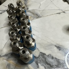 Lot Of 13 Swagelok Ss-400-1-8