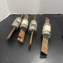 Lot Of 4 Cooper Bussmann FRS-R-150 Fusetron Blade Fuse Rk5 150a Amp 600v-ac