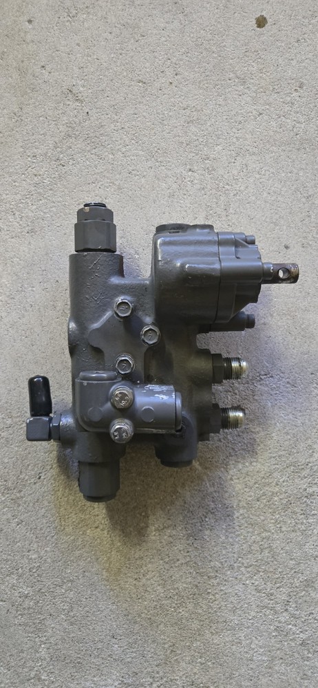 Massey Ferguson GC1705 & Others Hydraulic Control Valve 6259051M93