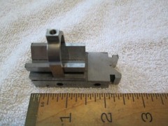 BEAUTIFUL FISH TAIL V-BLOCK W/ CLAMP – 2 1/2″ L x 1″ W x 1″H – Fine!