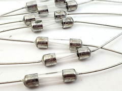 Box of 100 Bussmann GDCV1.6A Pigtail Glass Fuses 250V 1.6 Amp Slow Blow 5x20mm