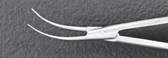Katena K5-8480 Kratz Lens Holding Forceps, Curved, Narrow/Delicate, 115mm