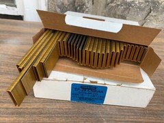 10000 Piece 1 1/8″ Narrow Crown Galvanized Staples Similar To GSN18 Prebena New