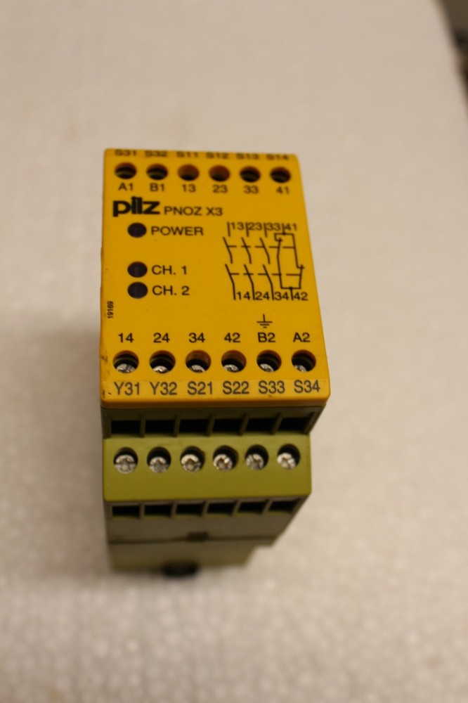 PILZ PN0ZX3 Safety Relay
