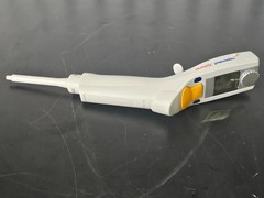 EPPENDORF XPLORER 300 SINGLE CHANNEL ELECTRONIC VOLUMETRIC PIPETTE 15-300µL