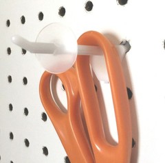 (1000 Pack) Pegboard or Slatwall Peg Hook Product Stopper Retainer. 1″ Nylon USA