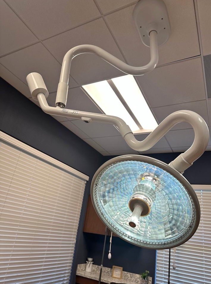 Ceiling-Mounted Surgical Light for Dentistry, Emergency Medicine, Plastic Surge…