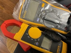 Fluke 117/323KIT Electrician’s Multimeter & True RMS Clamp Meter Combo Kit