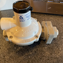 Kosan Cavagna 988TW-27 Twin Stage regulator LPG Gas 1/4″ x 3/4″ 450,000 BTU