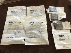 4 sick grl18sg-f2332 sensors new In package including D-79183 reflectors