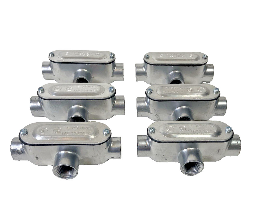 Lot of 6 Rigid E204093 1/2″ T Threaded Conduit Body and Cover.