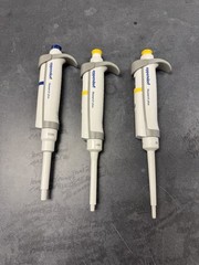 Set 3- Eppendorf Research Plus 20, 200, 1000uL Pipette + stand