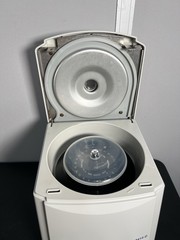 Eppendorf 5415D Micro Centrifuge + F45-24-11 Rotor & Lid; TESTED Cosmetic Issues
