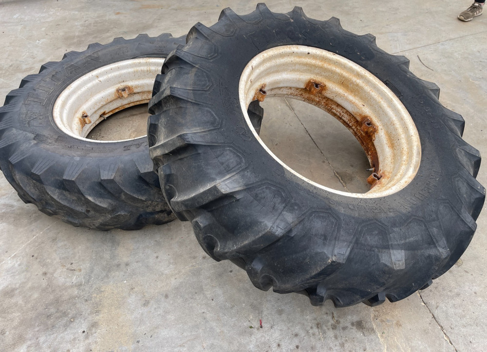 David Brown 990 Tractor 16.9-30 Rear Tires & Rims
