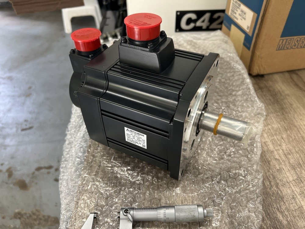 Mitsubishi HC-SFS102B AC Servo Motor 1kW 123V IP65 High Inertia