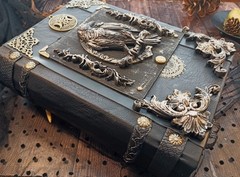 Book of Shadow Witch Grimoire Journal Blank Witchcraft Raven 8×6 in 600 Pages