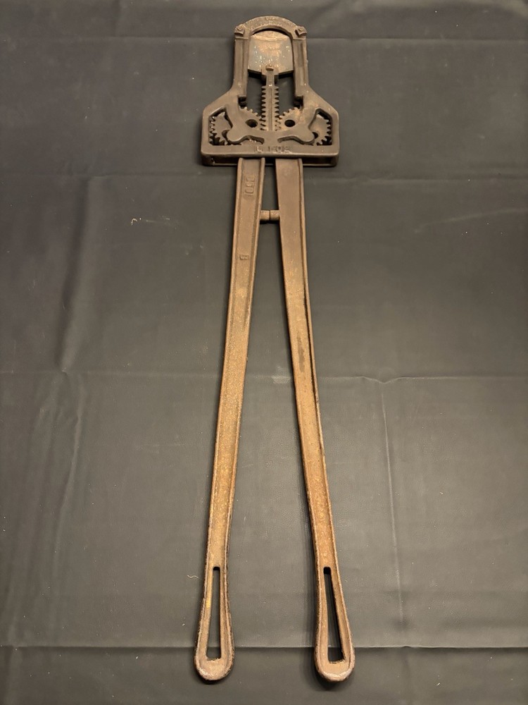 Antique Cast Iron Cattle Dehorner Clip Tool Veterinary Livestock Farm 37”