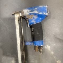 JOSEF KIHLBERG MODEL: 20A PNEUMATIC AUTOMATIC STAPLER, WITH 670-6-16 MAGAZINE