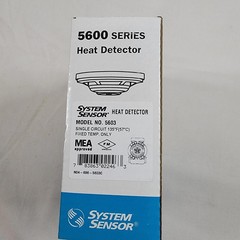 Lot 2 SYSTEM SENSOR 5603 HEAT DETECTOR Single Circuit Fixed Temp