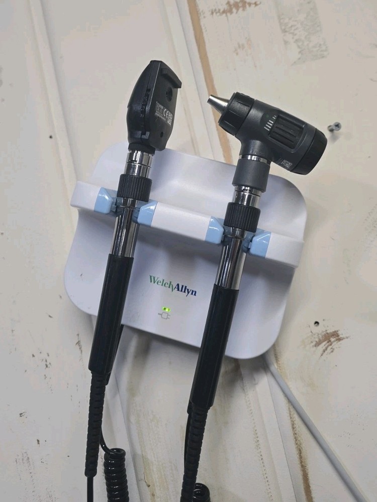 Welch Allyn 777 Wall Mount Otoscope System With 11720 and 23810 Heads working