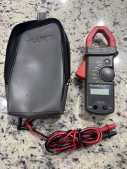 Fluke 30 Clamp Meter 200A-400A, 200V-600V, 200 Ohm. With Case And Test Probes.