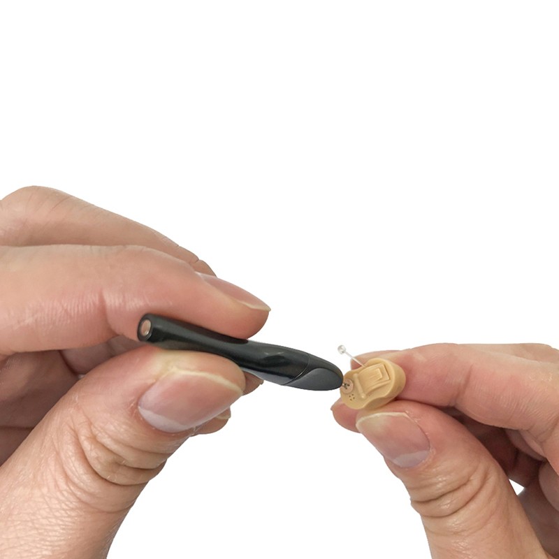1Pc Hearing Aid Cleaning Brush Maintenance Cleaning Magnet Brush Ear Care Tool