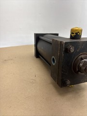 Pre Owned Parker CD2ANUS34AC Non-Lube “Cleanair” Series 2AN air Cylinder.