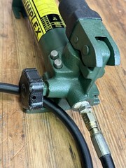 SIMPLEX P20 | 2850 PSI | 2 Speed Hand Pump | 1st Stage 200psi | 2nd 2850 | 15in3